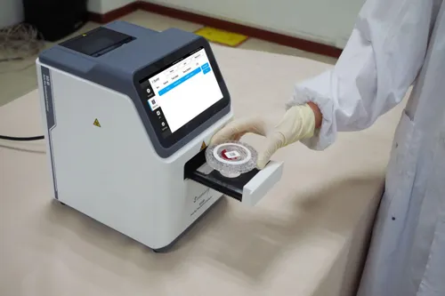 Fully Automated Dry Chemistry Analyzer